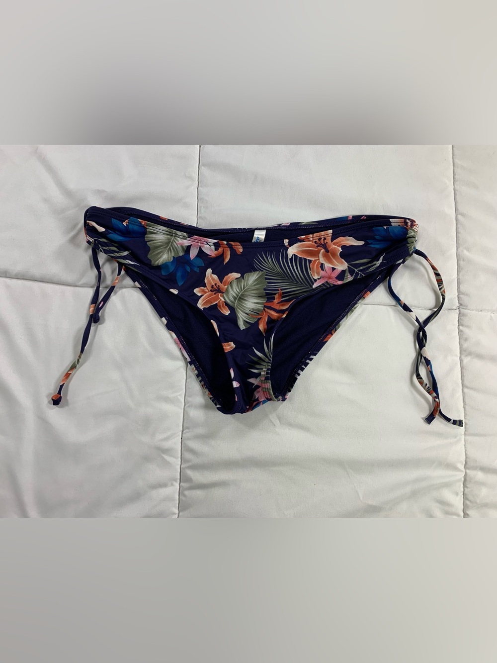 Pre loved la Vie en Rose swim bottoms size L